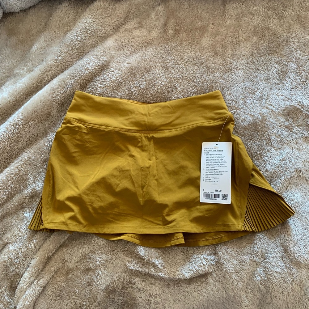 NWT lululemon play off the pleats skirt